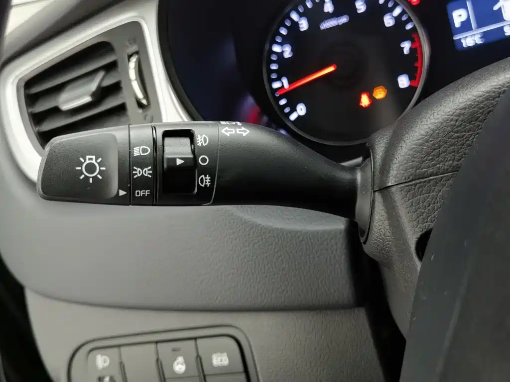 Kia Carens — миниатюра 21