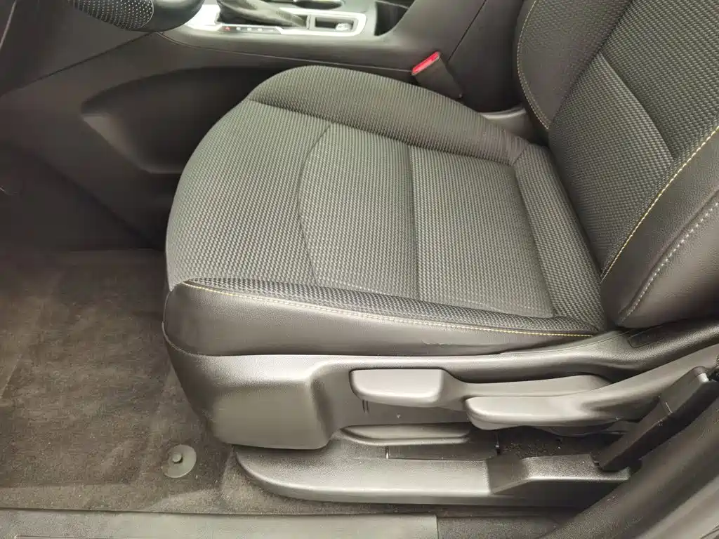 Chevrolet Equinox — миниатюра 20