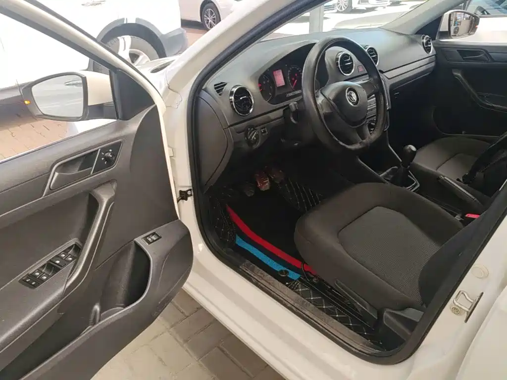 Volkswagen Jetta — миниатюра 16