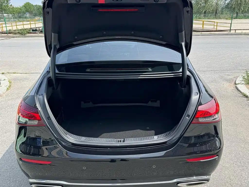 Mercedes-Benz E-Class E 2023 E 300 L Fashion