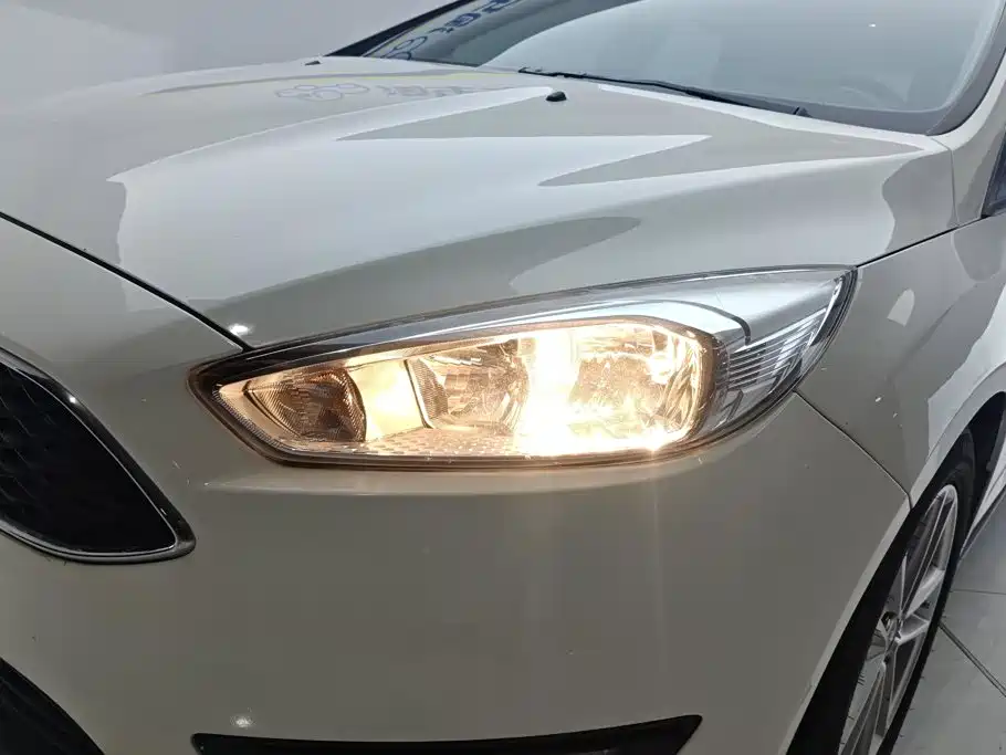 Ford Focus — миниатюра 5