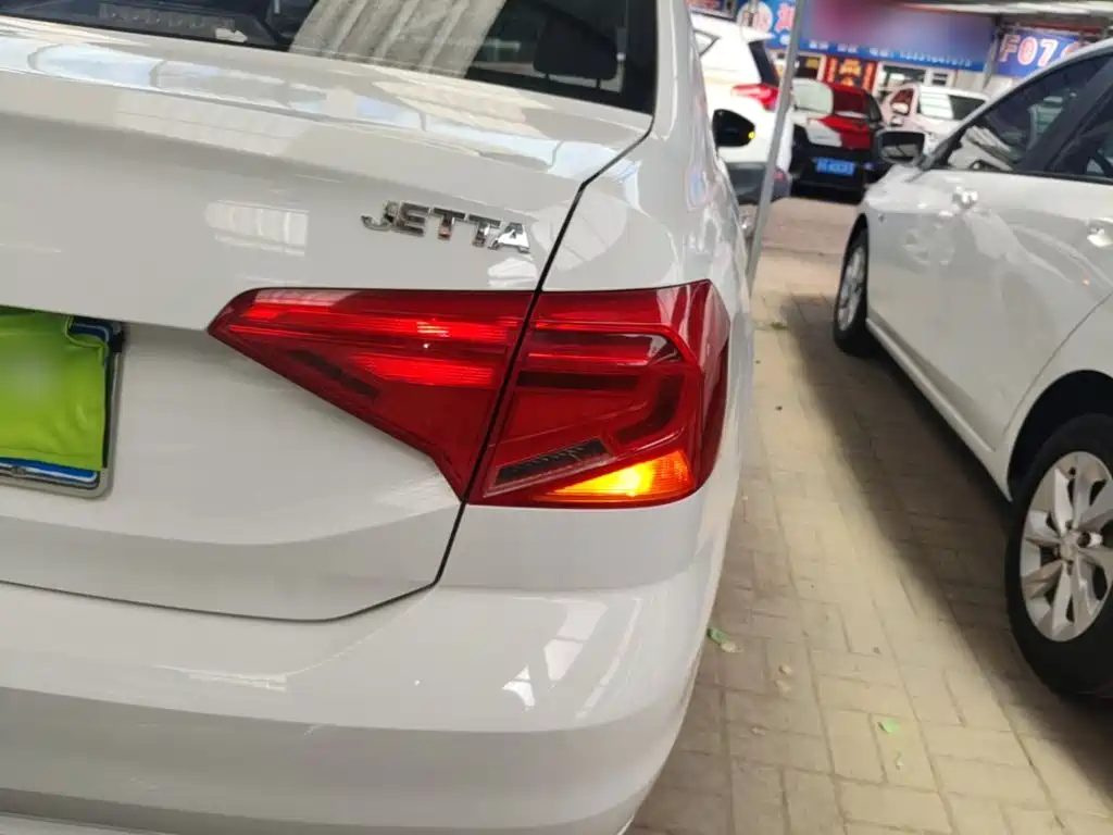Volkswagen Jetta — миниатюра 8