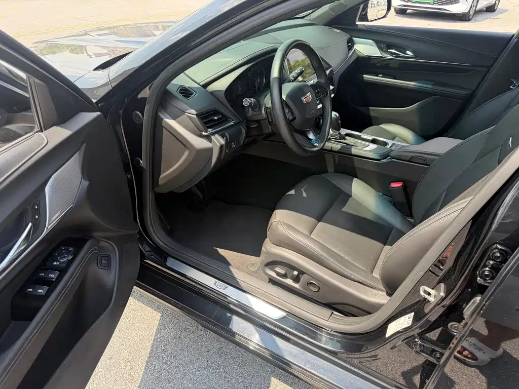 Cadillac CT4 — миниатюра 5