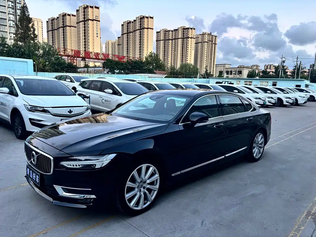 Volvo S90