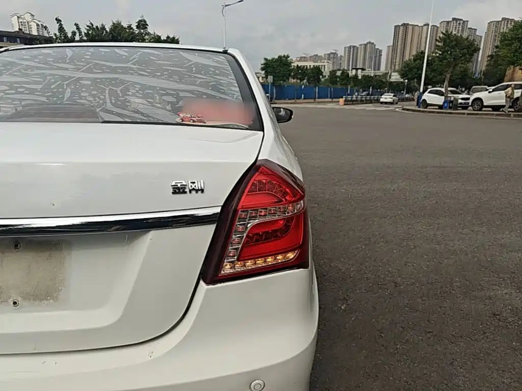 Geely King Kong — миниатюра 8
