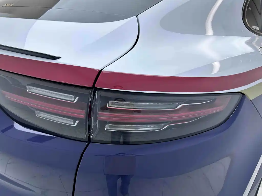 Porsche Cayenne Hybrid — миниатюра 25