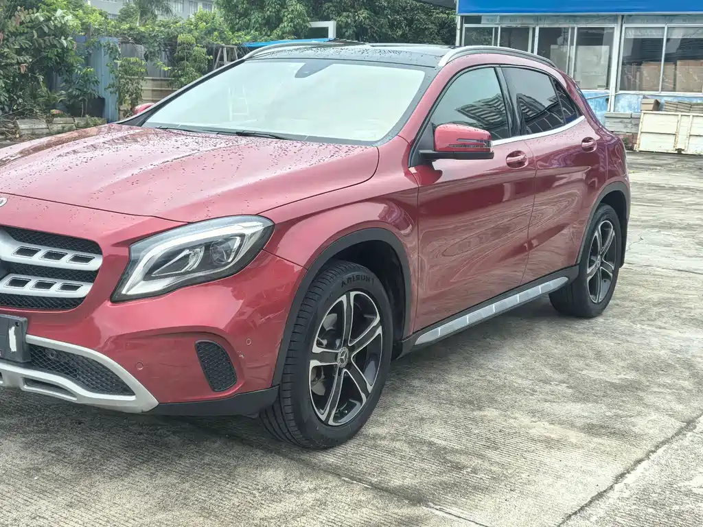Mercedes-Benz GLA 2018 GLA 200 Fashion