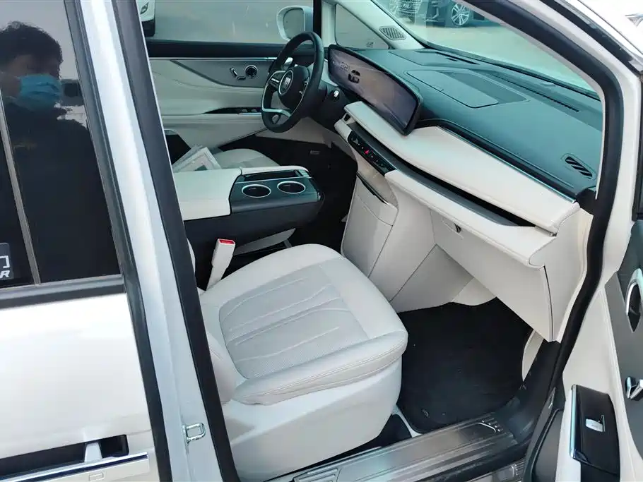 BUICK GL8 NEW ENERGY