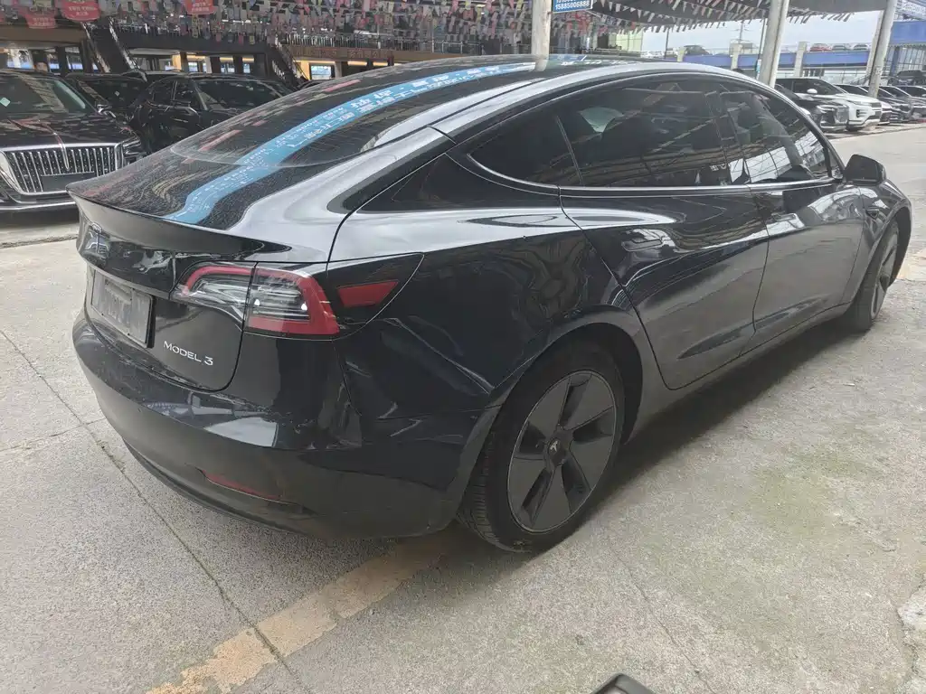 Tesla Model 3 — миниатюра 4