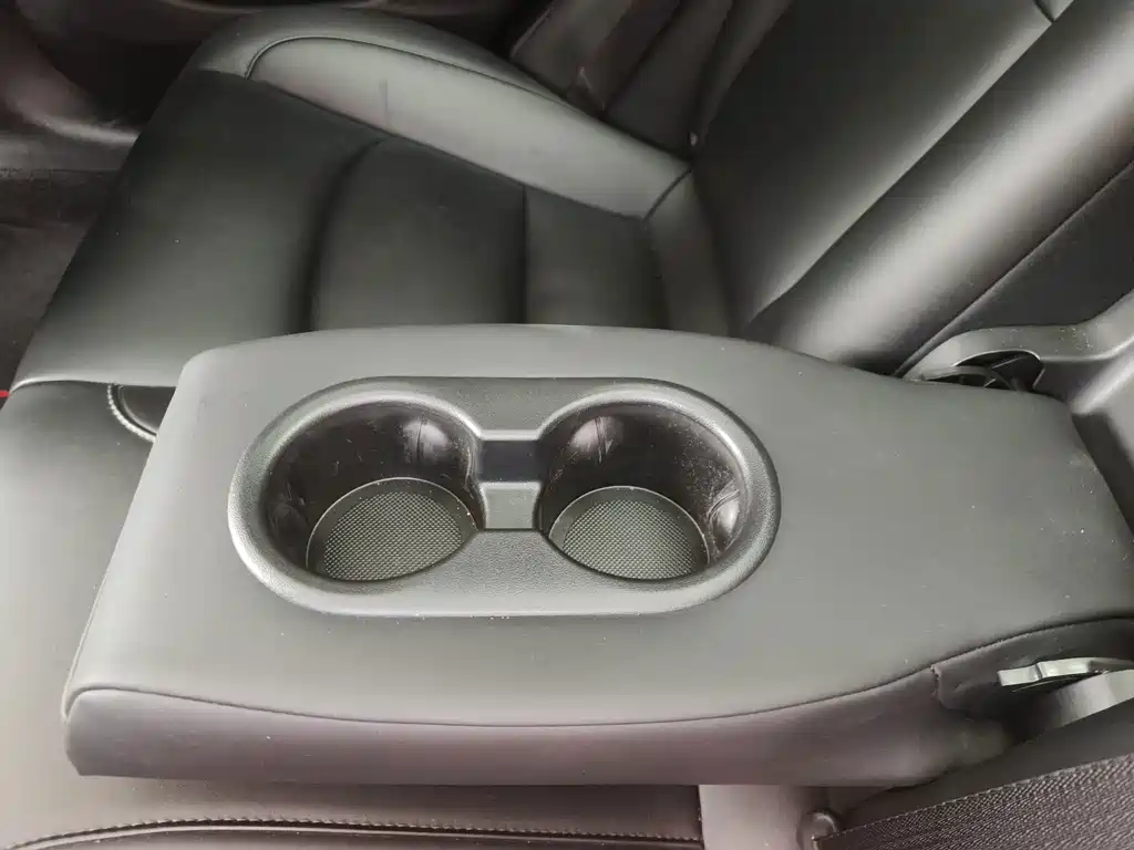 Tesla Model 3 — миниатюра 16