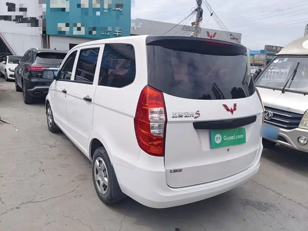 Wuling Hongguang — миниатюра 5