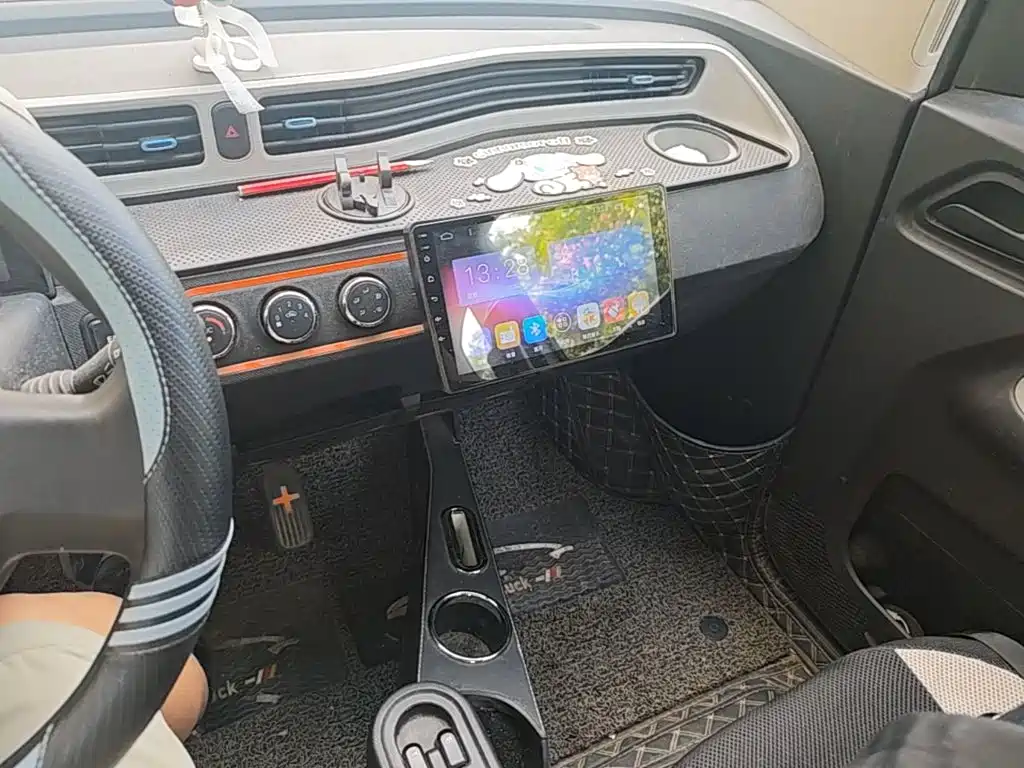 Wuling MINIEV — миниатюра 13