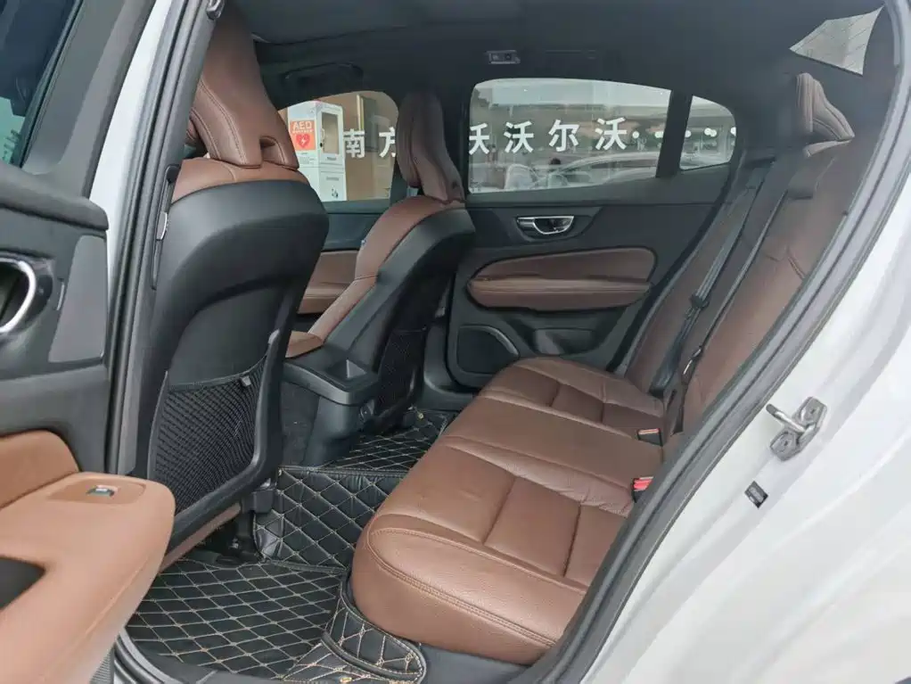 Volvo S60 — миниатюра 11
