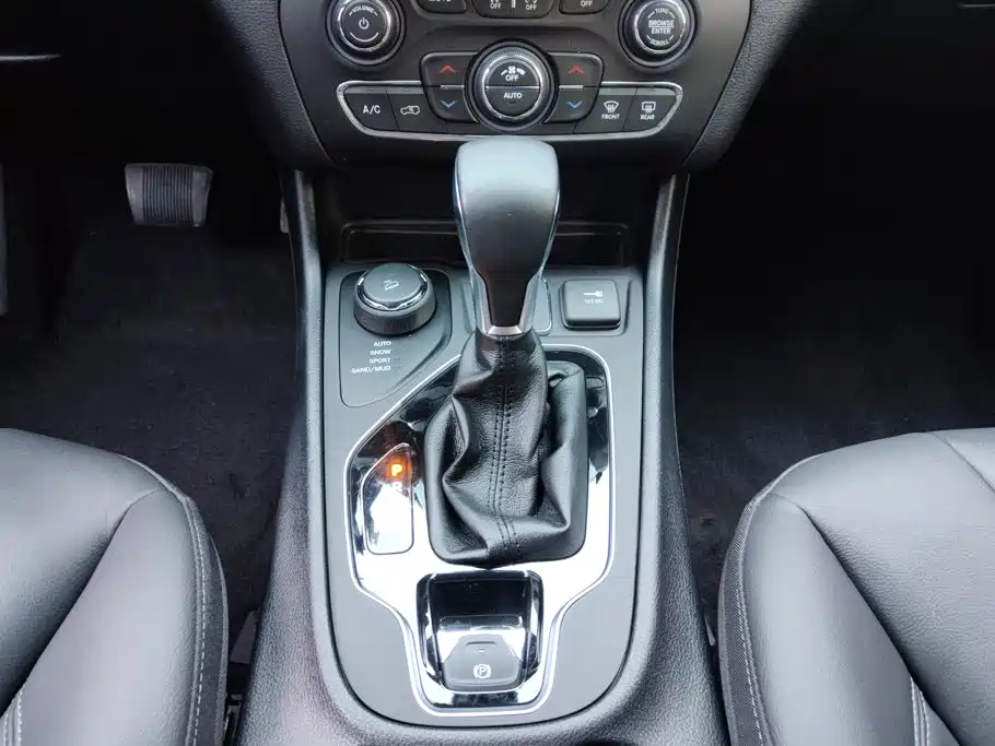 Jeep Cherokee — миниатюра 16