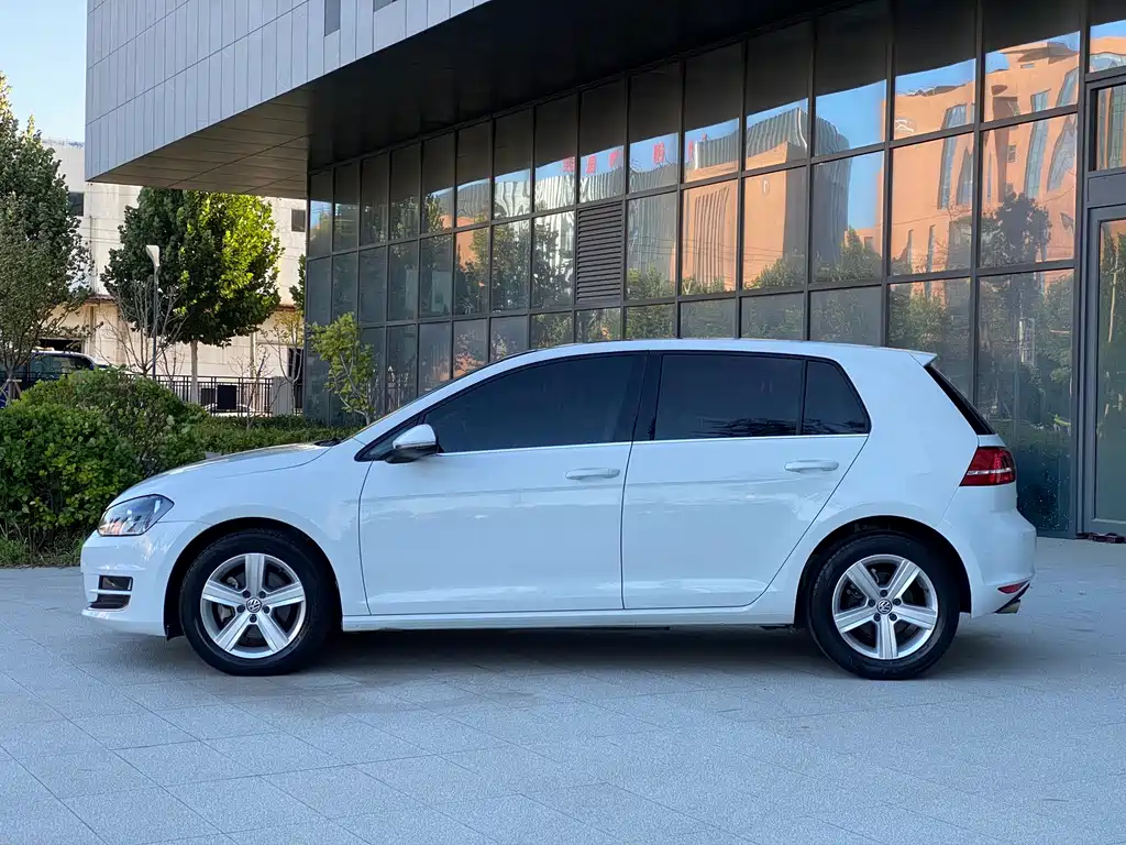 Volkswagen Golf — миниатюра 10