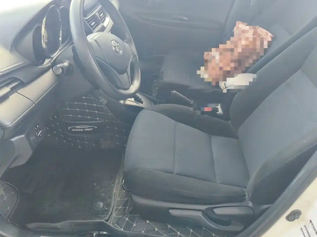 Toyota Yaris L — миниатюра 11