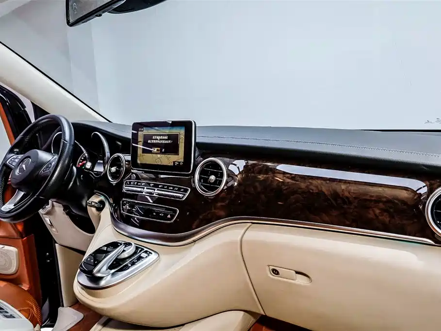 MERCEDES-BENZ V CLASS