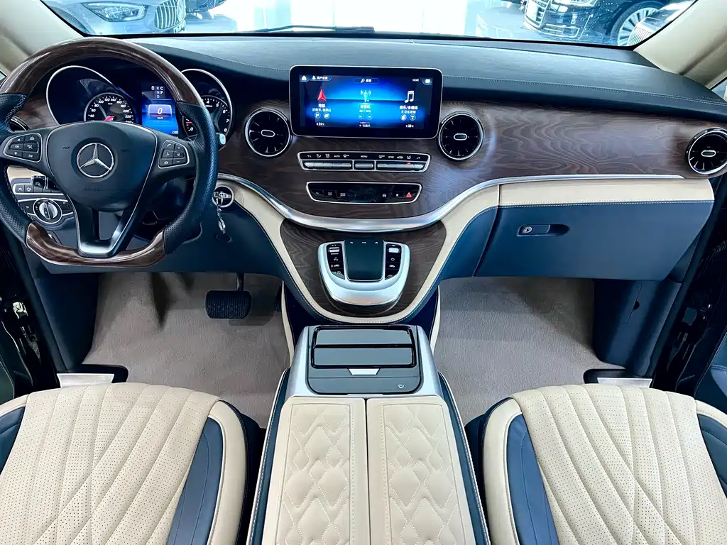 MERCEDES-BENZ V CLASS