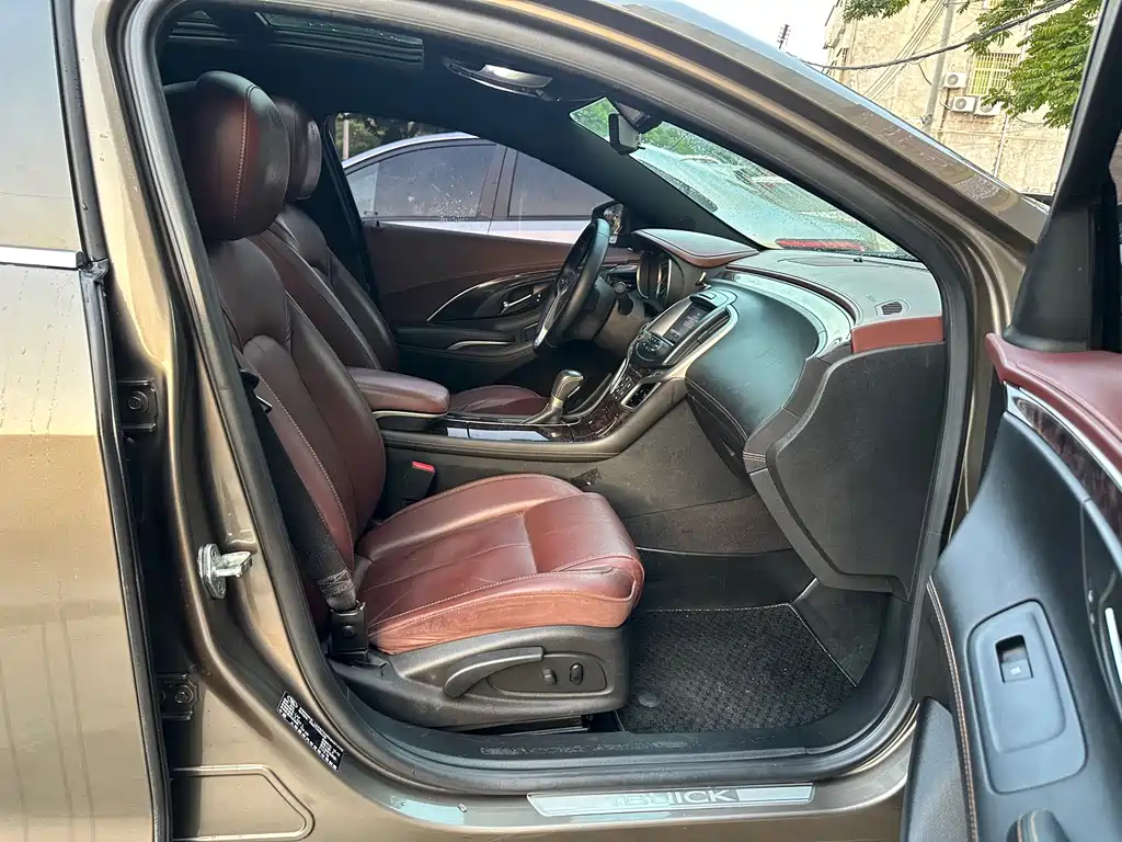 Buick LaCrosse — миниатюра 9