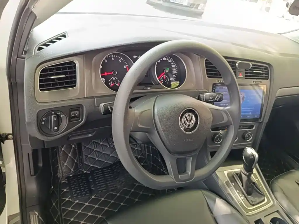 Volkswagen Golf — миниатюра 11