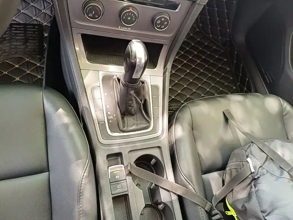 Volkswagen Golf — миниатюра 14