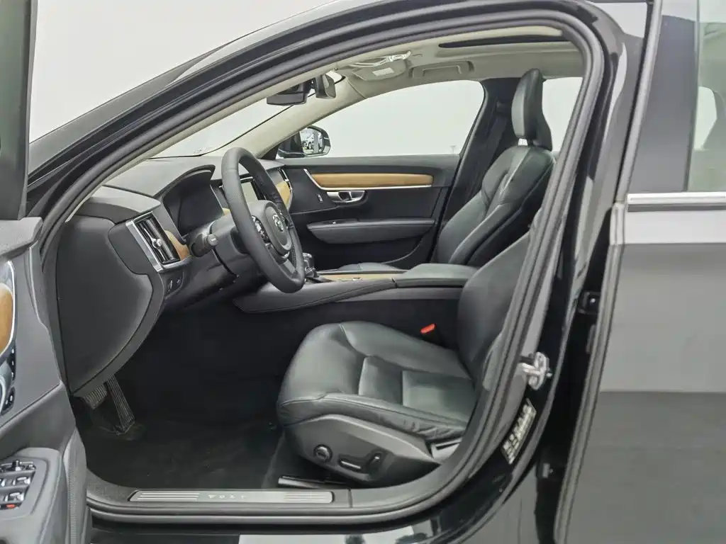 Volvo S90 — миниатюра 10