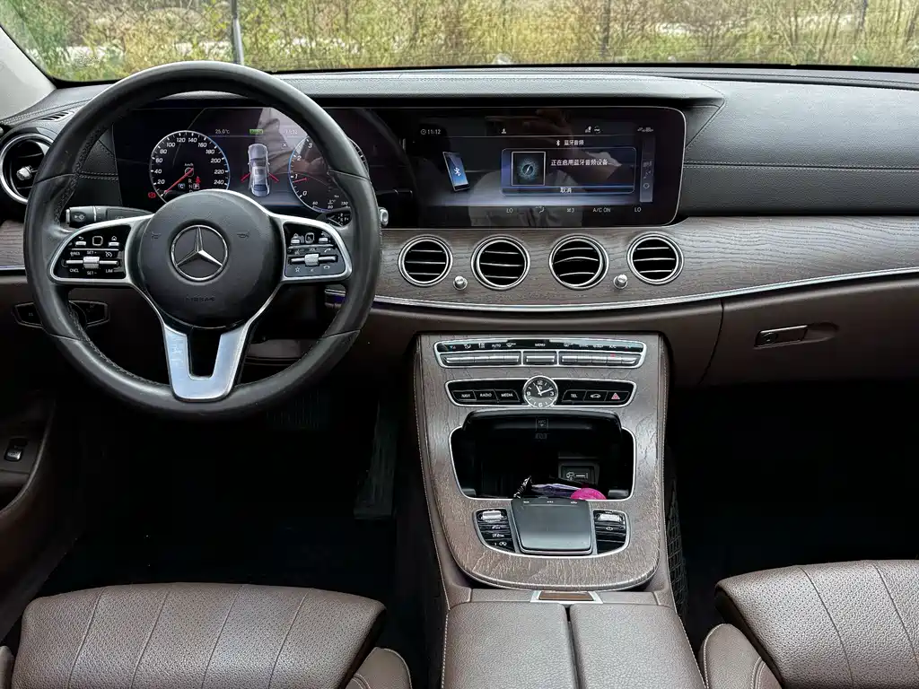Mercedes-Benz E-Class — миниатюра 20