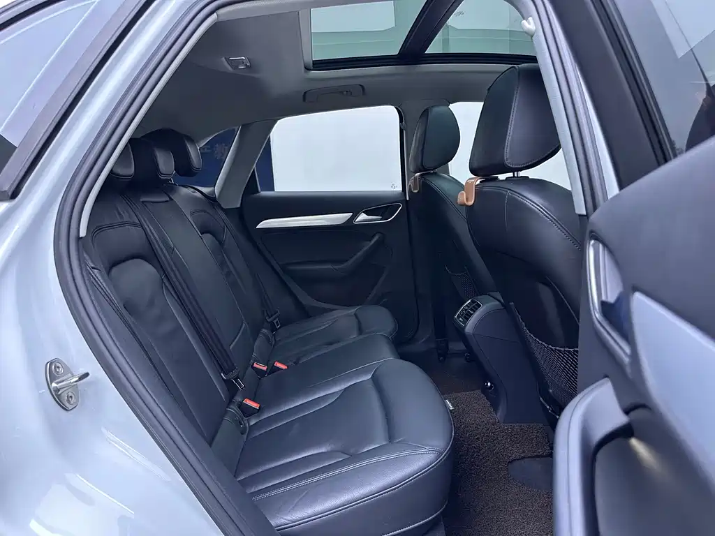 Audi Q3 — миниатюра 12
