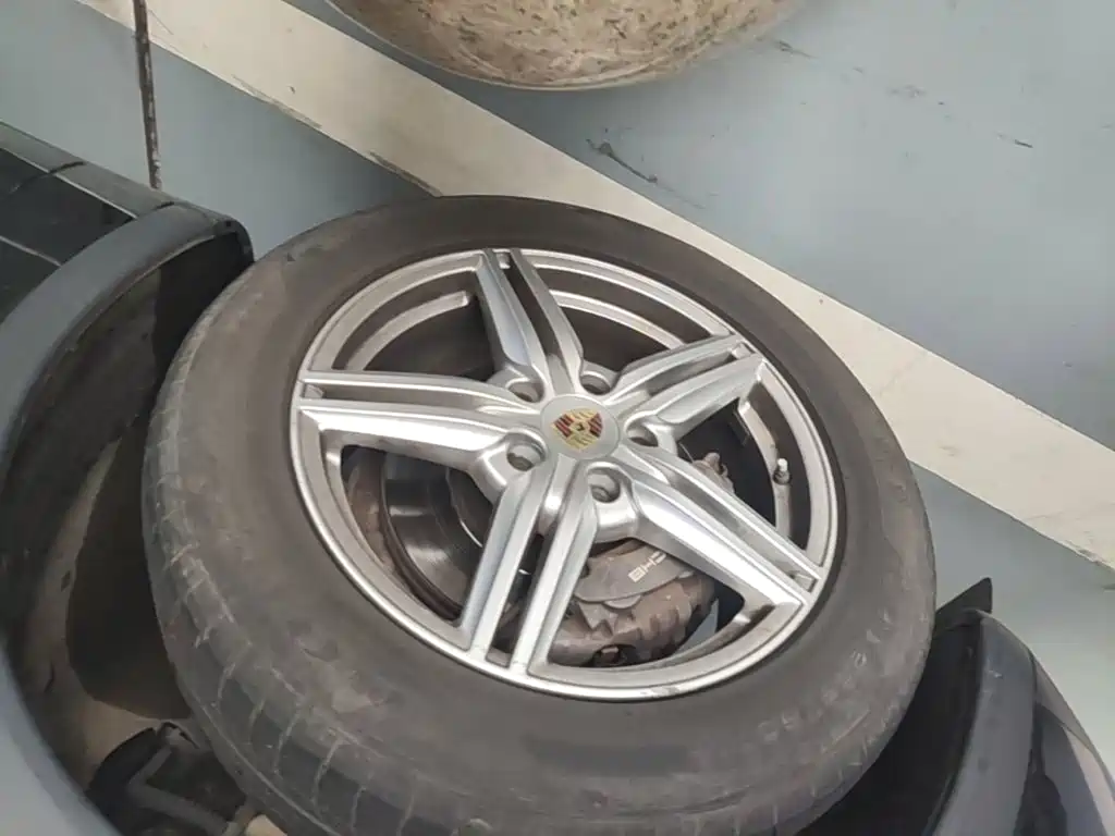 Porsche Cayenne — миниатюра 23