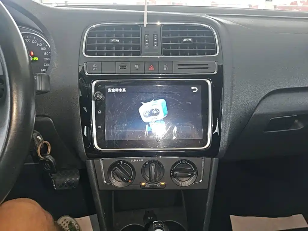 Volkswagen Polo — миниатюра 13