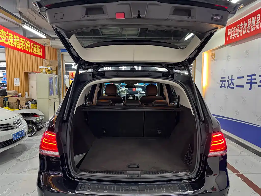 Mercedes-Benz GLE (Import) — миниатюра 7