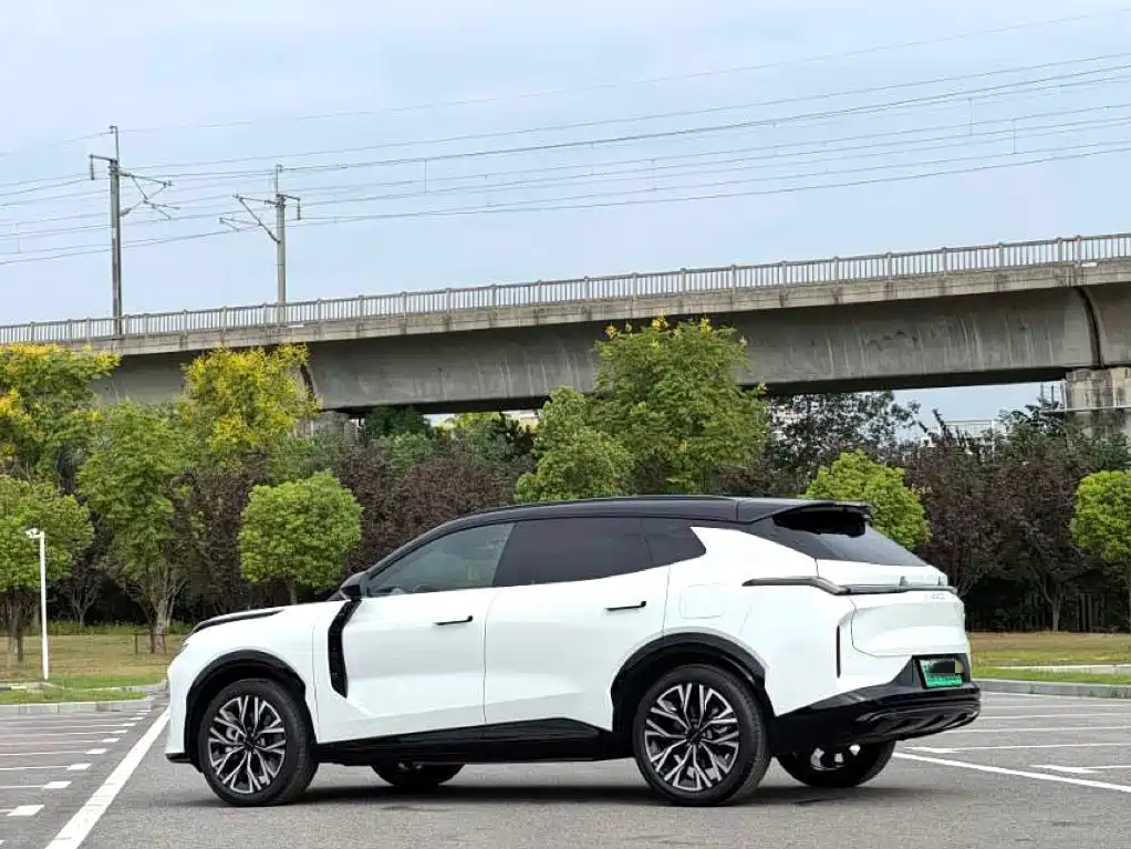 Lynk & Co 08 EM-P — миниатюра 8