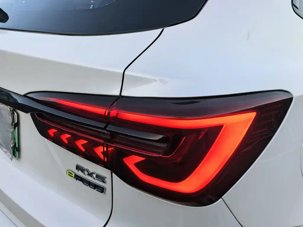 Roewe RX5 New Energy — миниатюра 13