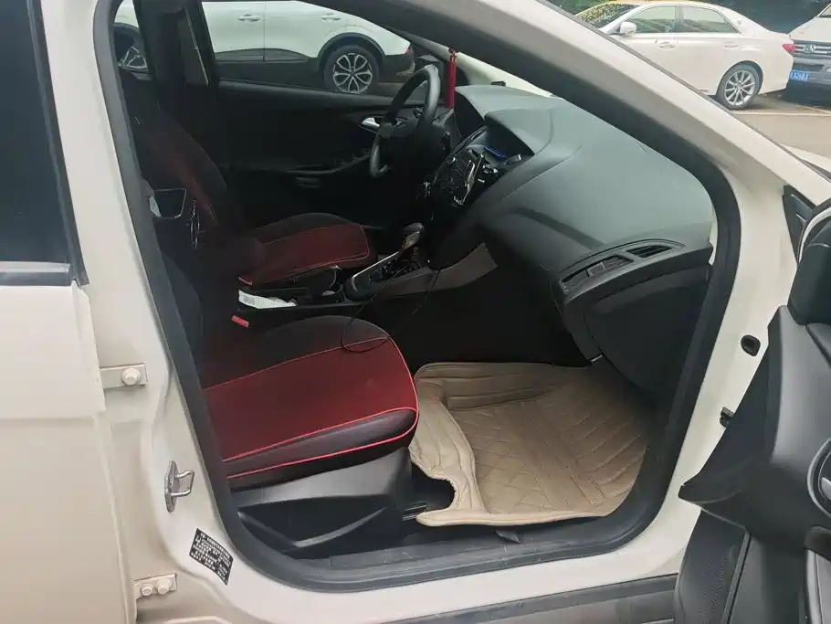 Ford Focus — миниатюра 8