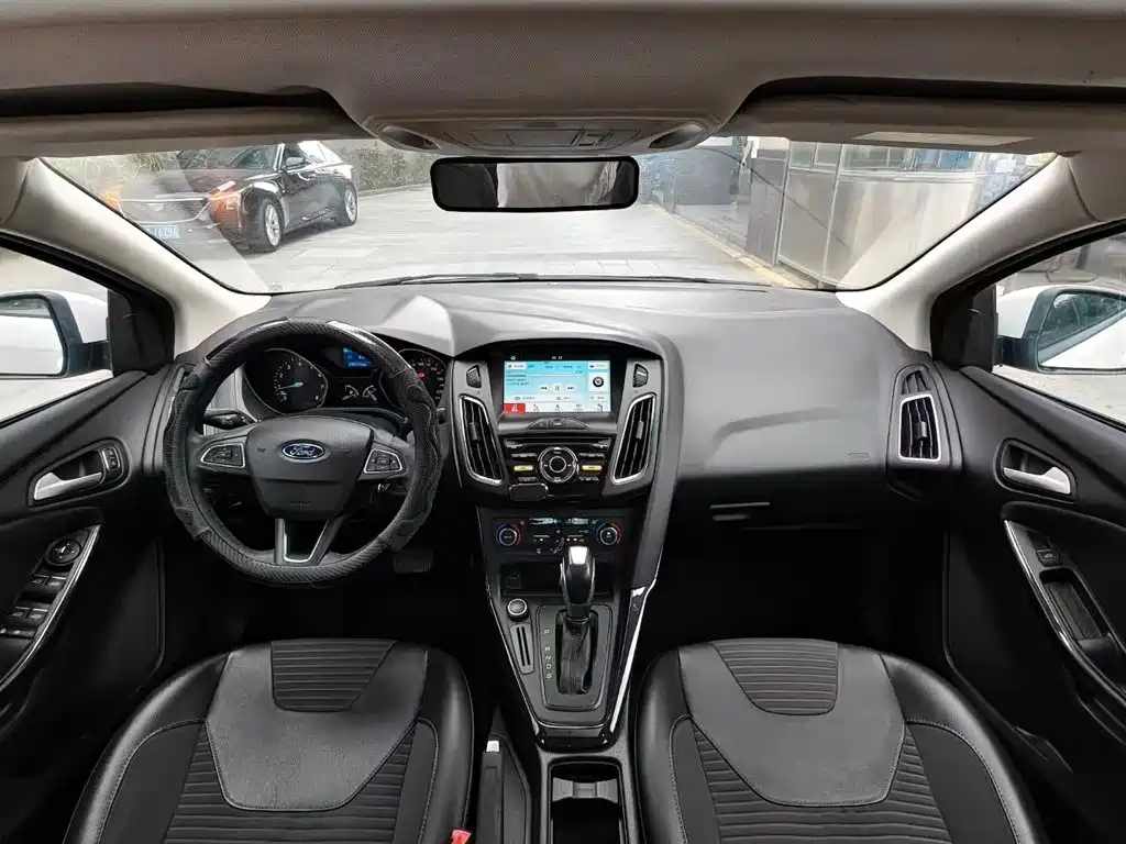 Ford Focus — миниатюра 5