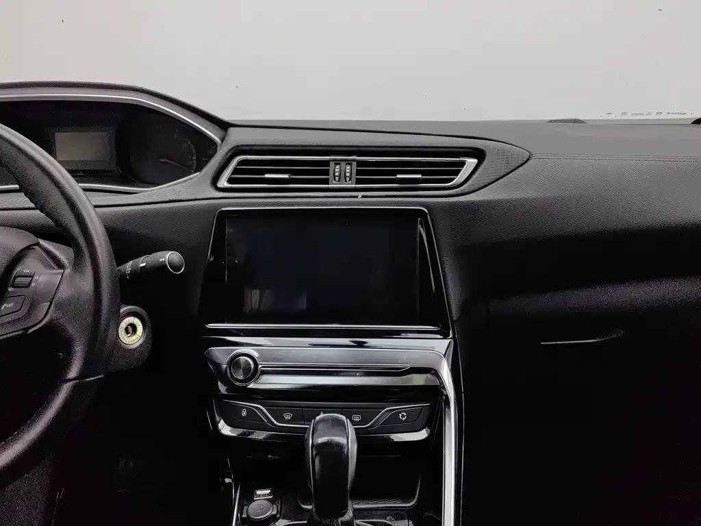 Peugeot 308 — миниатюра 12