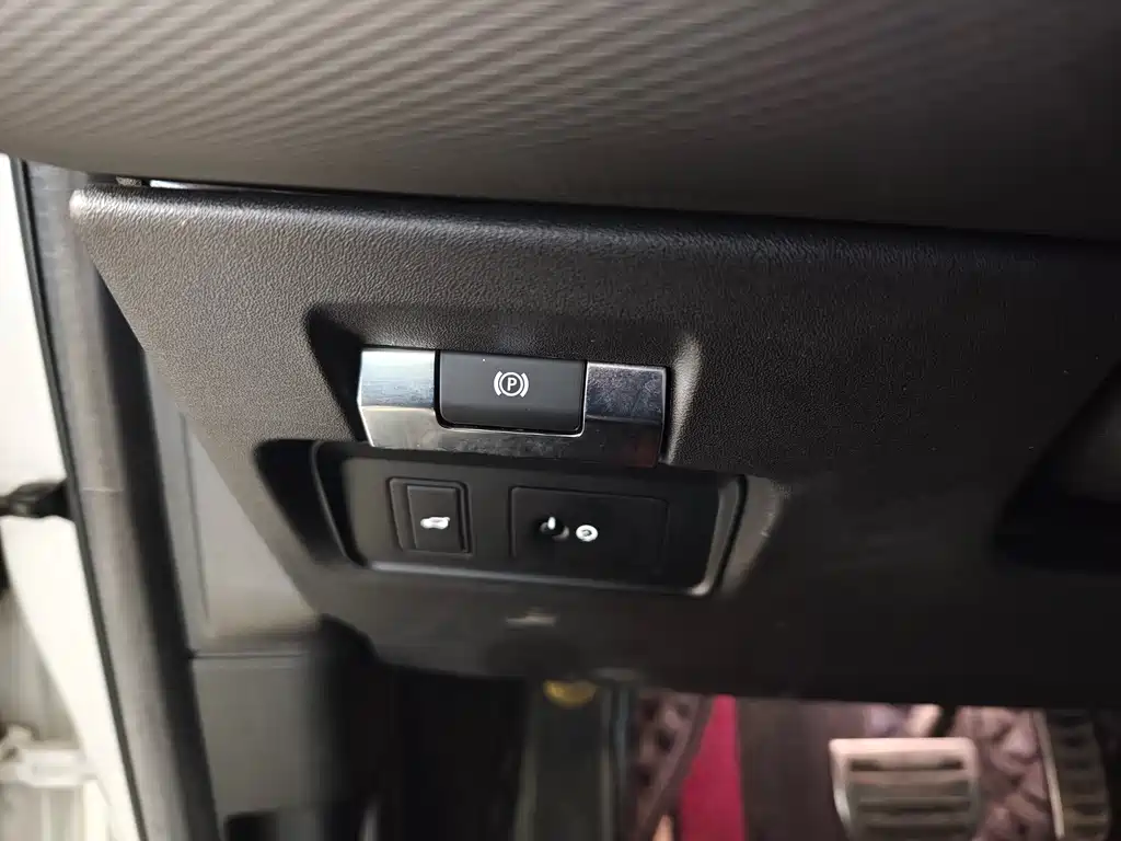 LAND ROVER DISCOVER SPORTS