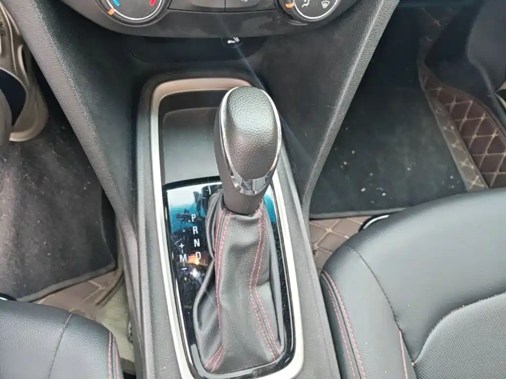 Chevrolet Monza — миниатюра 7