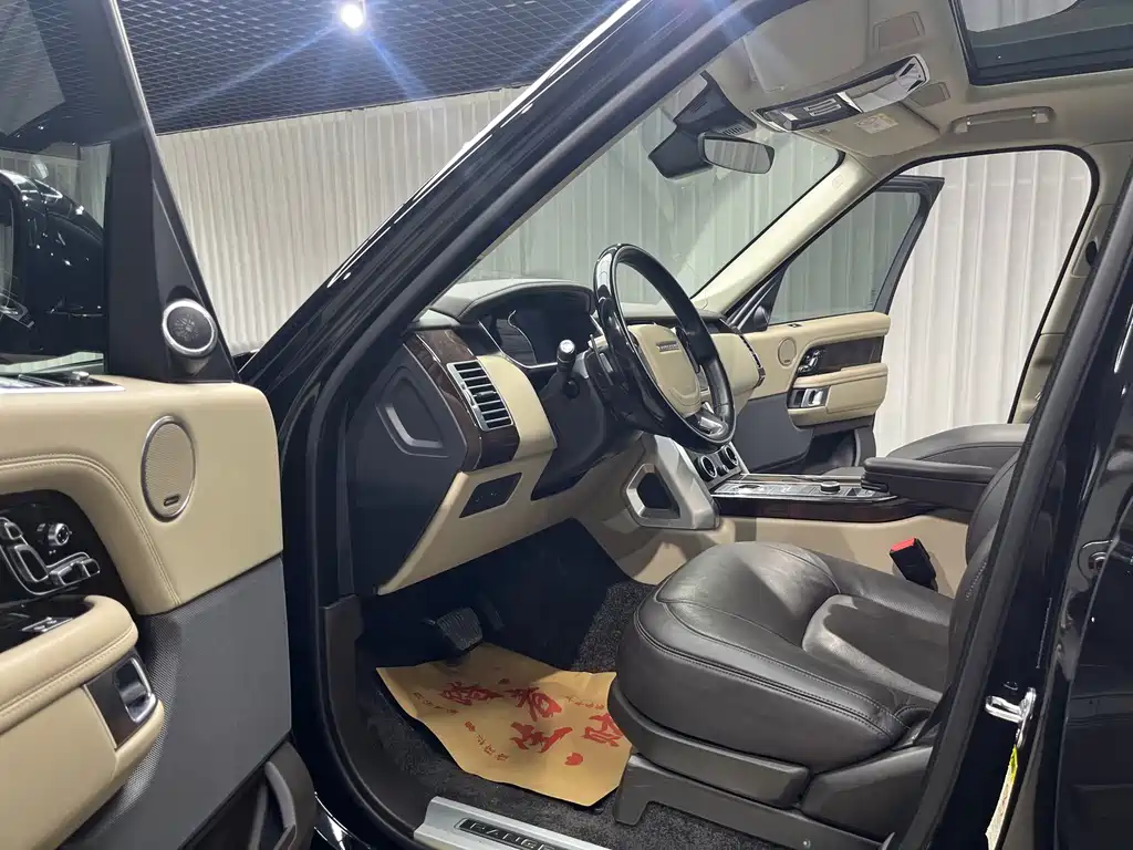 Land Rover Range Rover 2022 3.0 L6 400PS