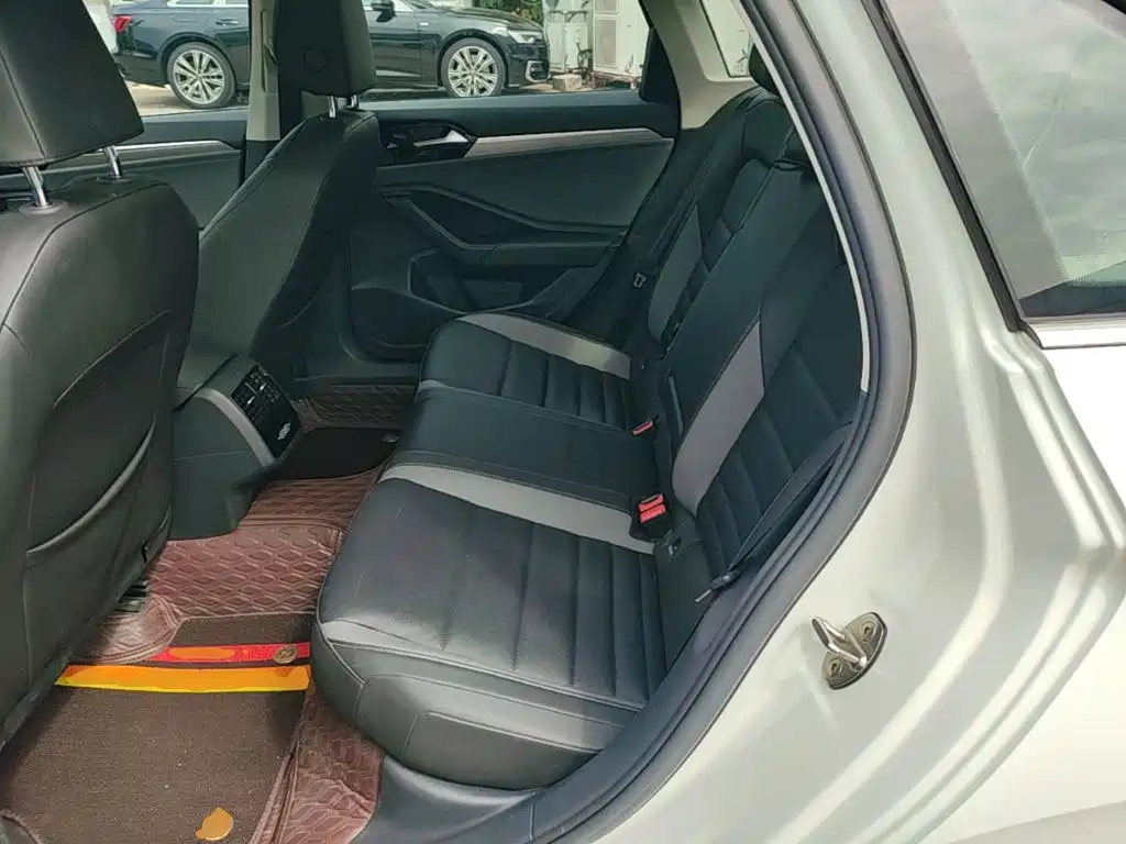 Volkswagen Sagitar — миниатюра 17