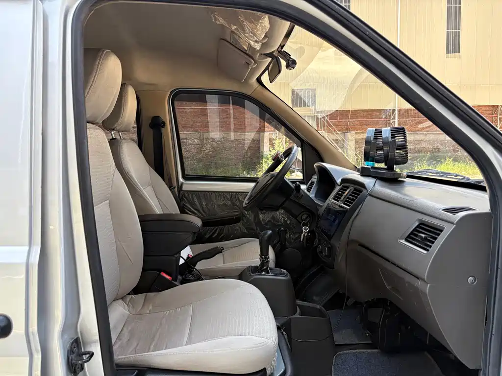 Wuling Rongguang S — миниатюра 14