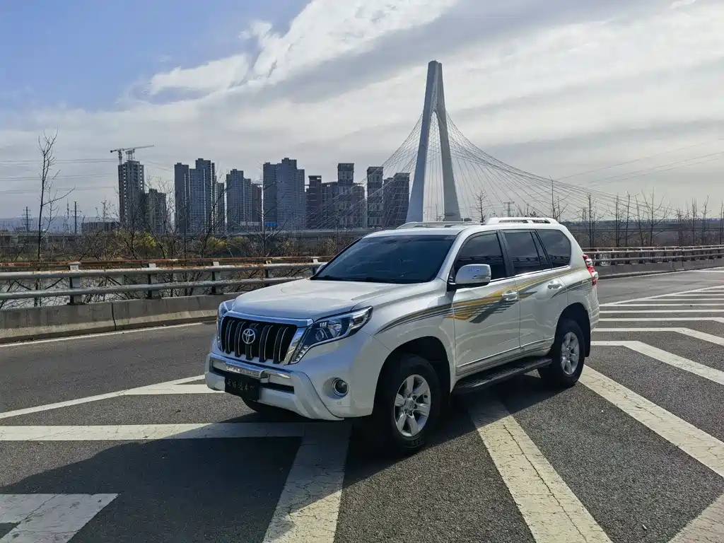 TOYOTA PRADO