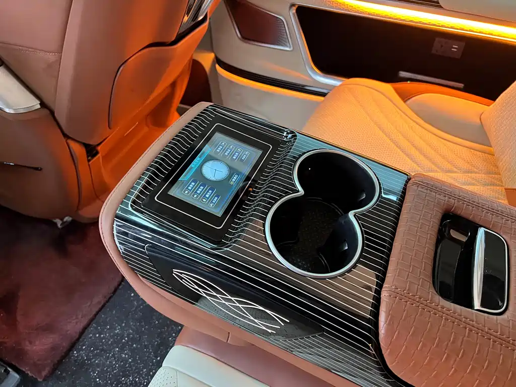 MERCEDES-BENZ V CLASS