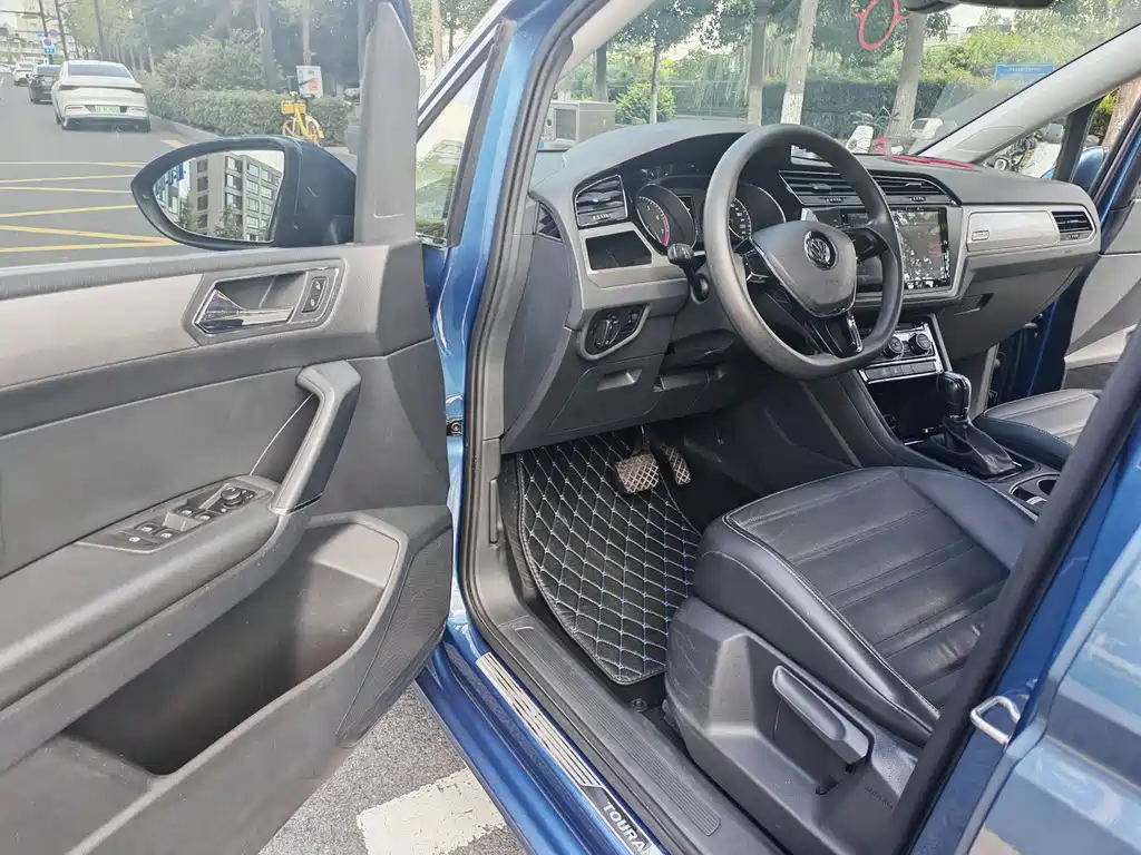 Volkswagen Touran — миниатюра 15