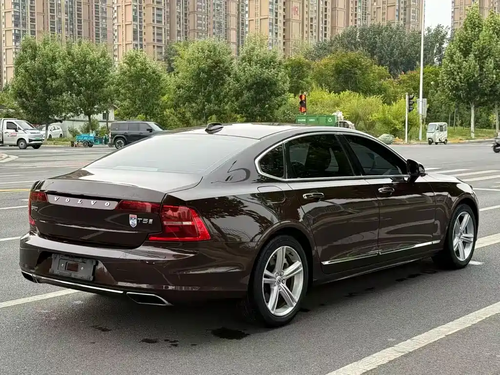 Volvo S90 — миниатюра 19