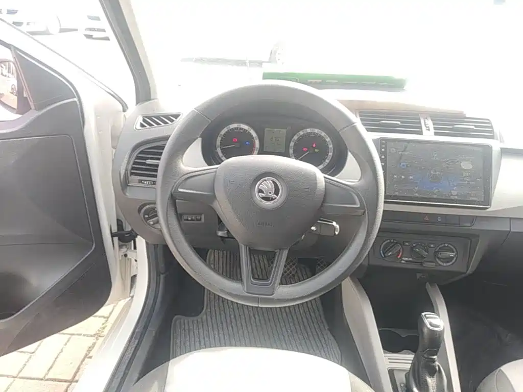 Skoda Fabia — миниатюра 11