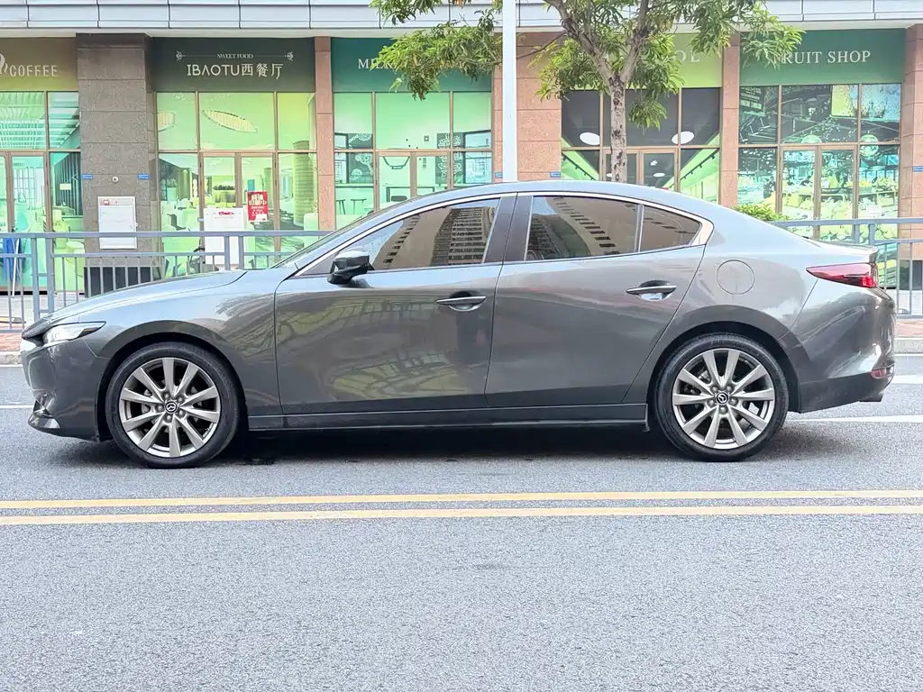 Mazda 3 Axela — миниатюра 10