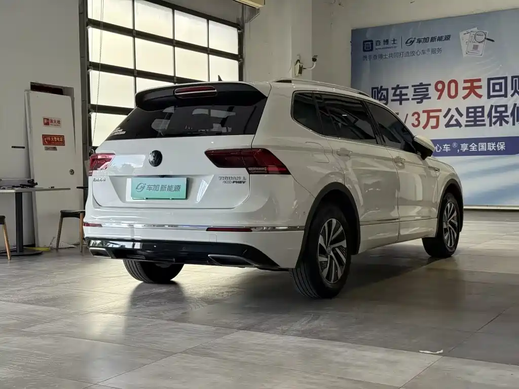 Volkswagen Tiguan L PHEV — миниатюра 7