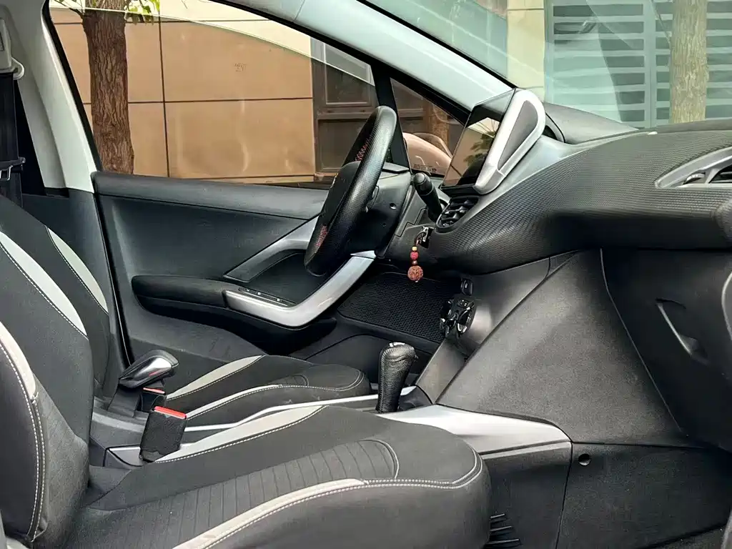 Peugeot 2008 — миниатюра 6