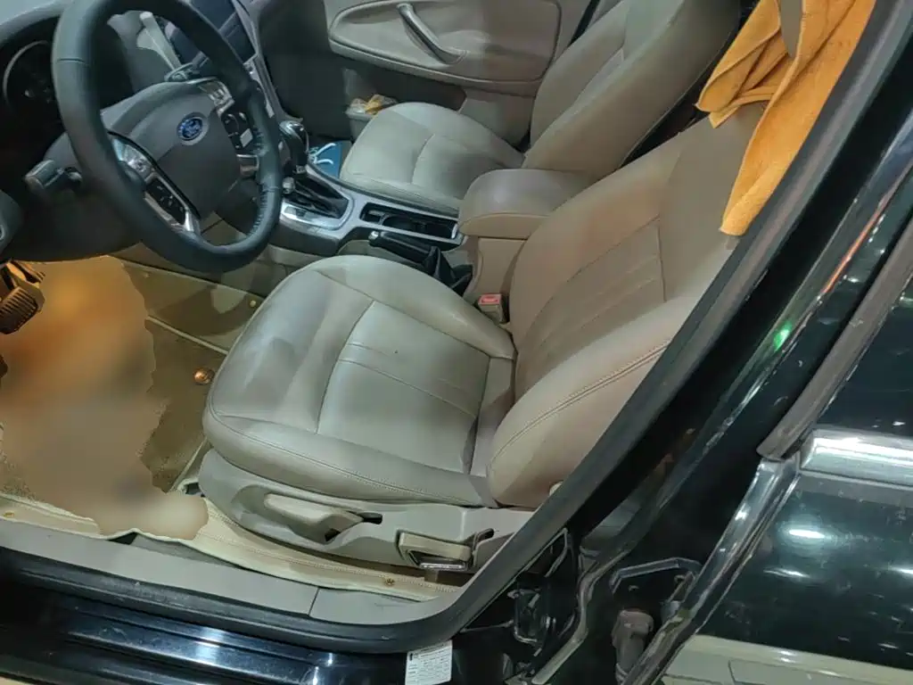 Ford Mondeo — миниатюра 15